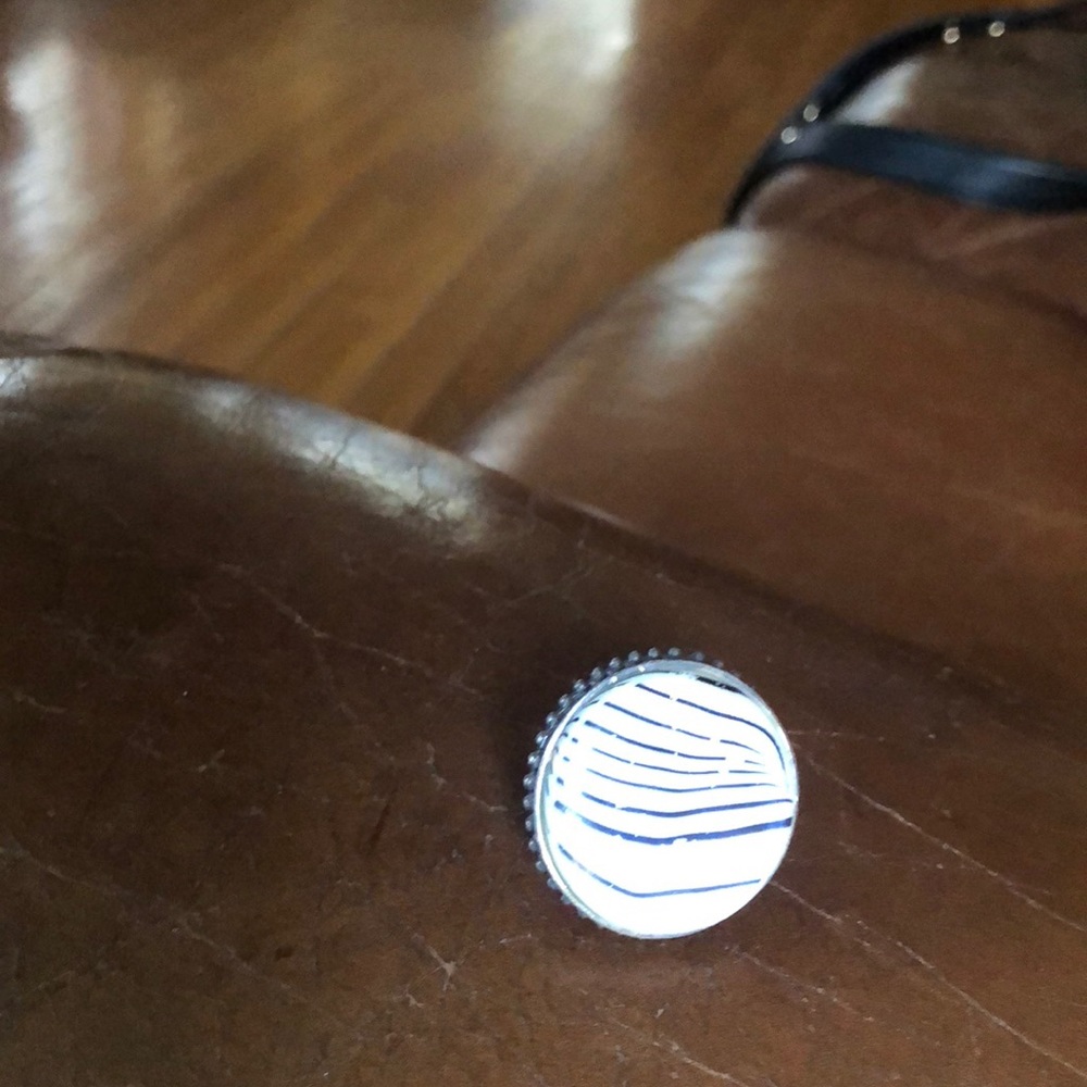 Silver ring - Picture 5 of 7